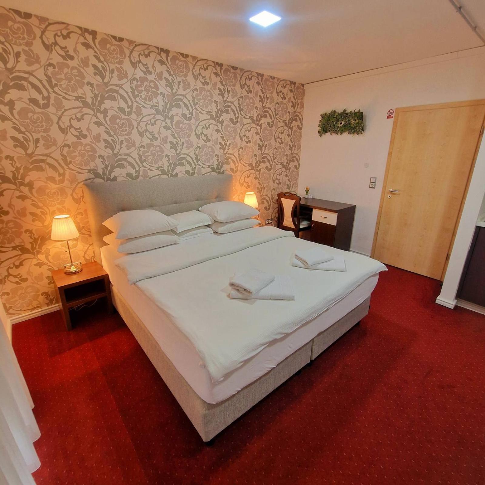 Swiss Plus Hotel Bihać Exterior foto